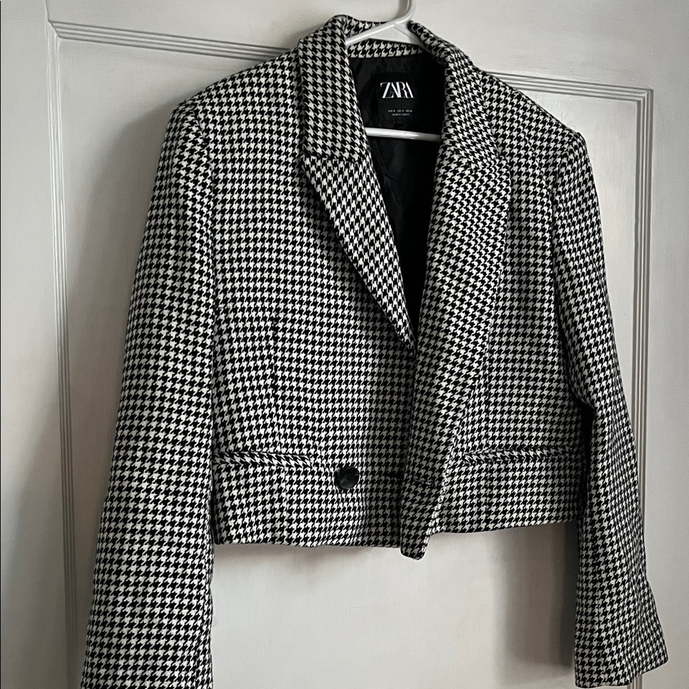 Zara Women's Houndstooth Blazer in Black and White